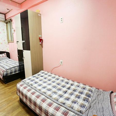 Funstay Inn Guesthouse Busan Phòng bức ảnh