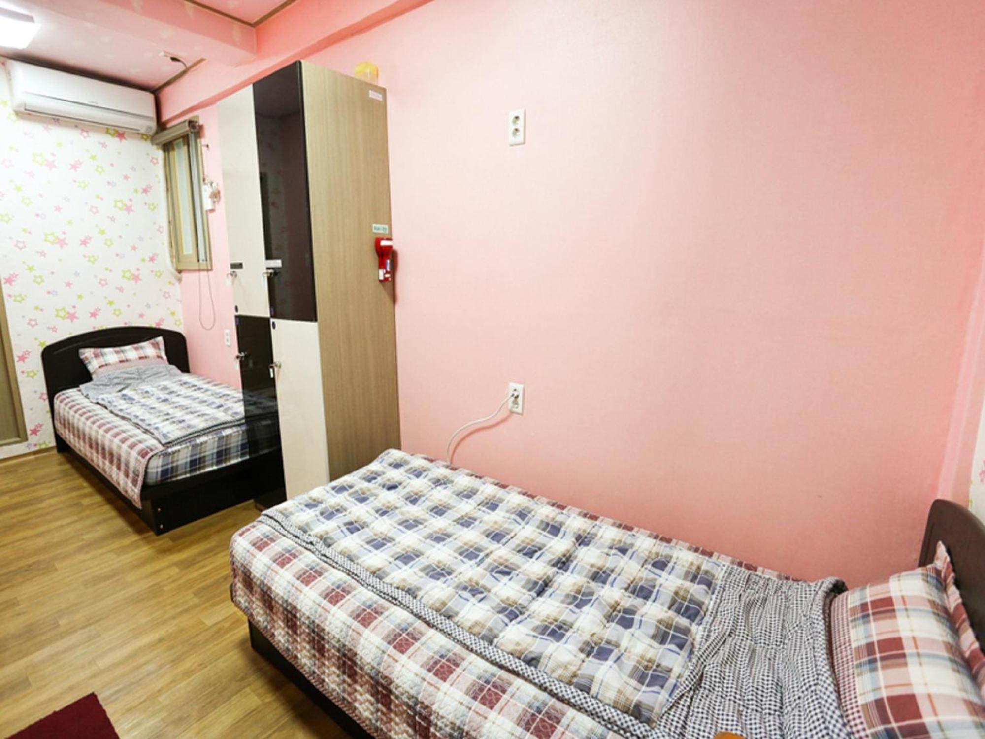 Funstay Inn Guesthouse Busan Phòng bức ảnh