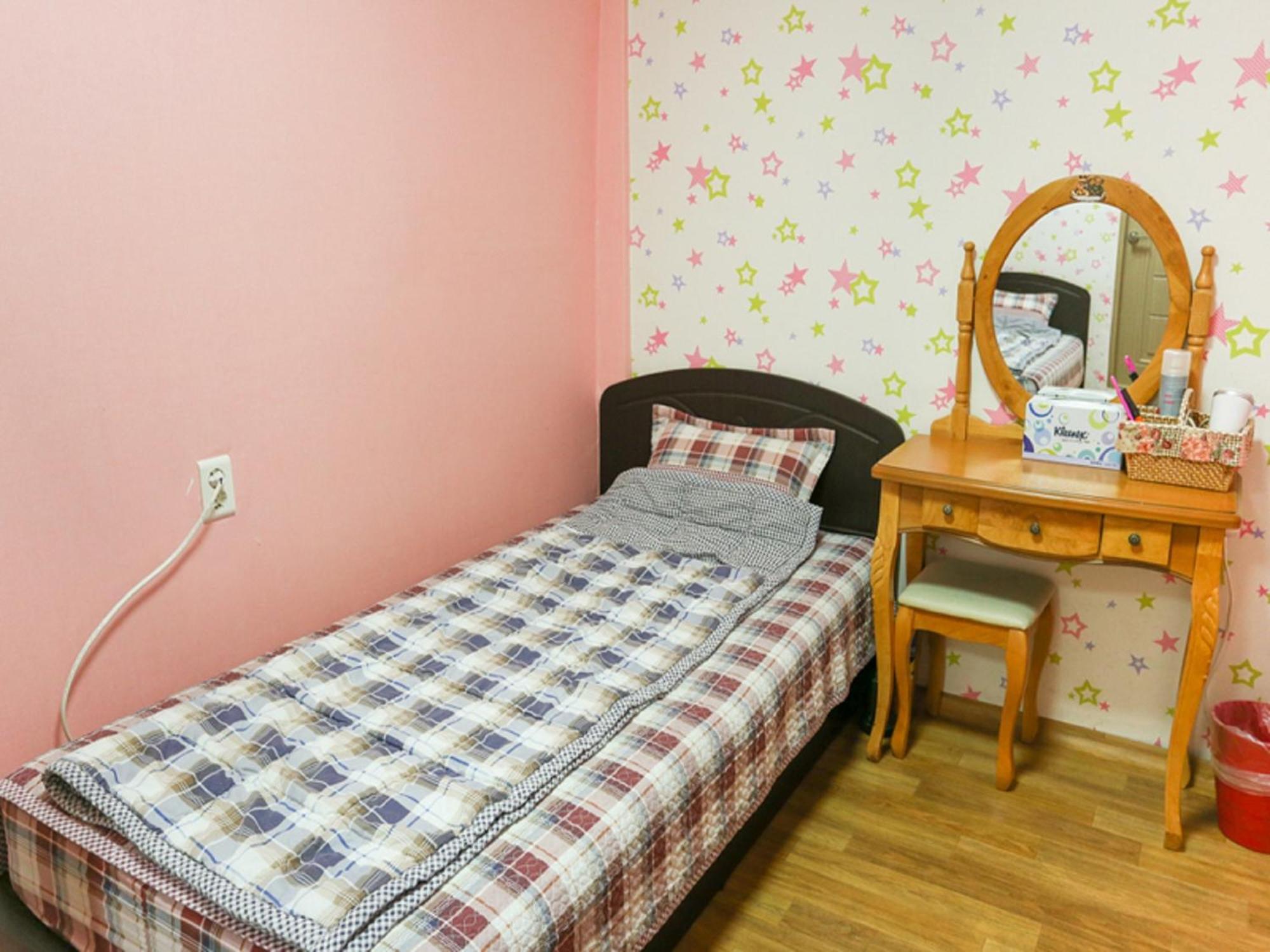 Funstay Inn Guesthouse Busan Phòng bức ảnh