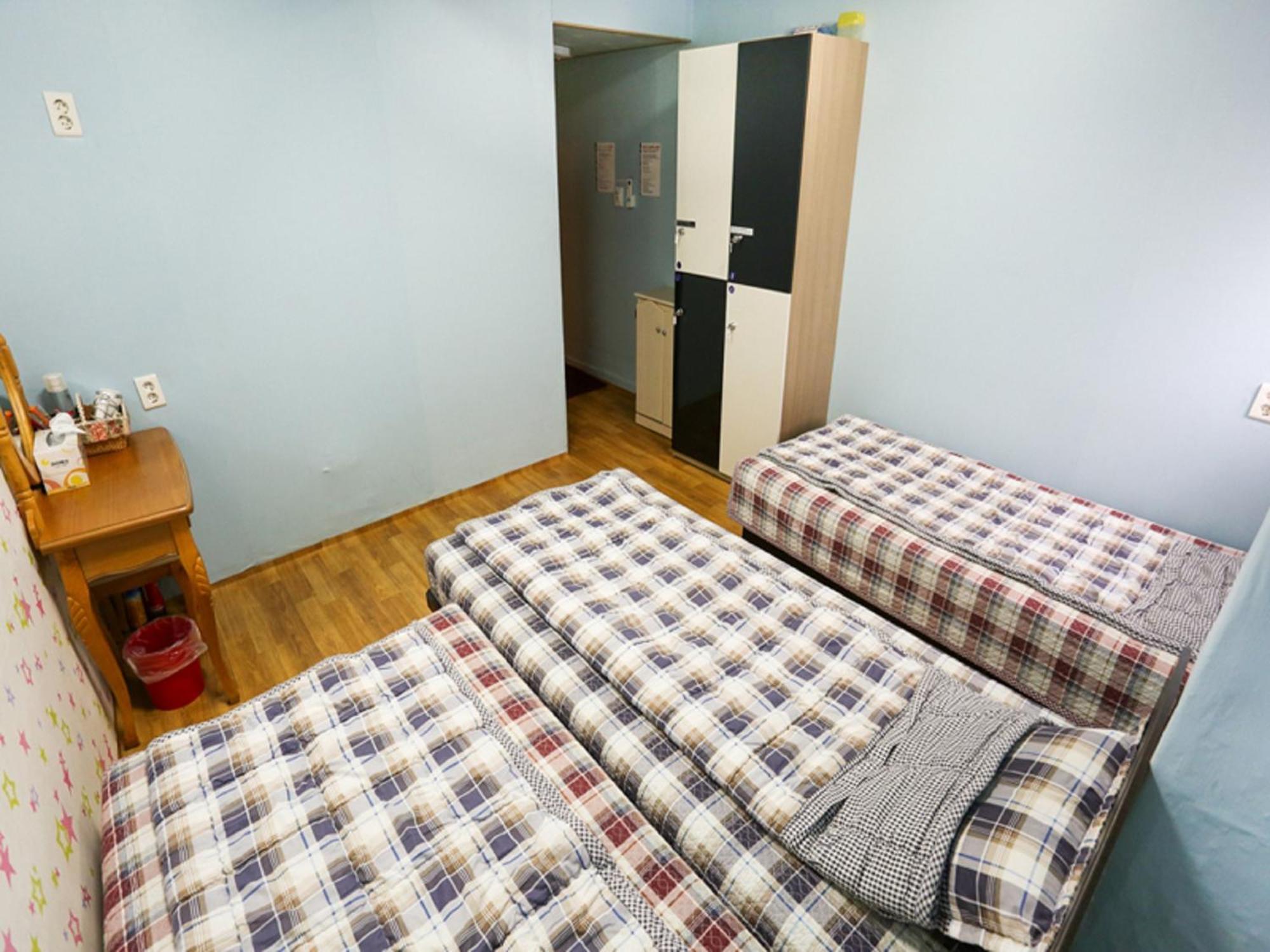 Funstay Inn Guesthouse Busan Phòng bức ảnh